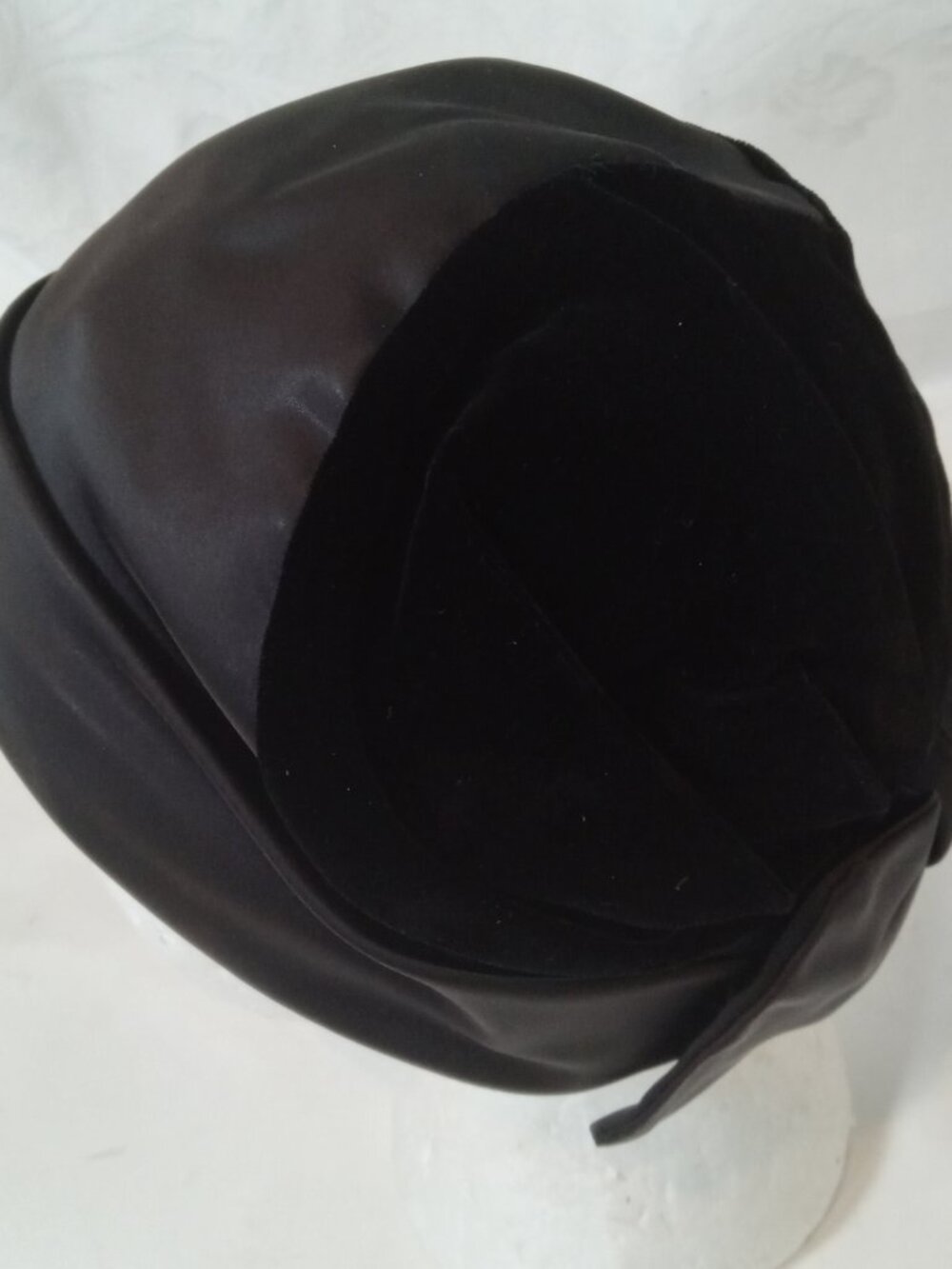 Vintage Black Velvet Art Deco Flapper Hat Whimisgoth Gothic Modern Miss Antique